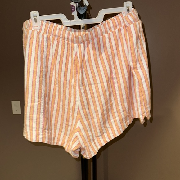 Universal Thread Linen Set - Picture 6 of 9